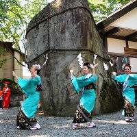 三ツ石神社とさんさ踊り